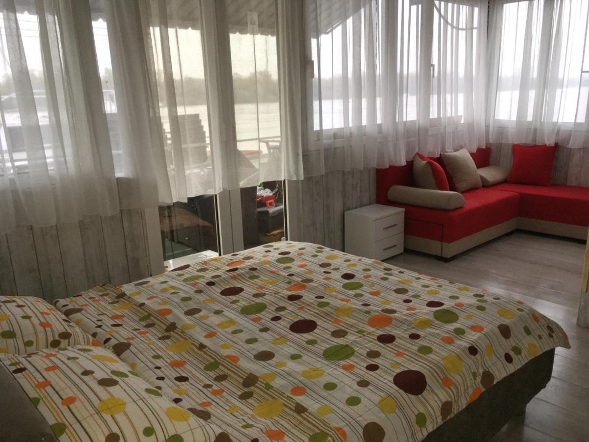 Splav Guest Hause Gusar Hotell Beograd Eksteriør bilde